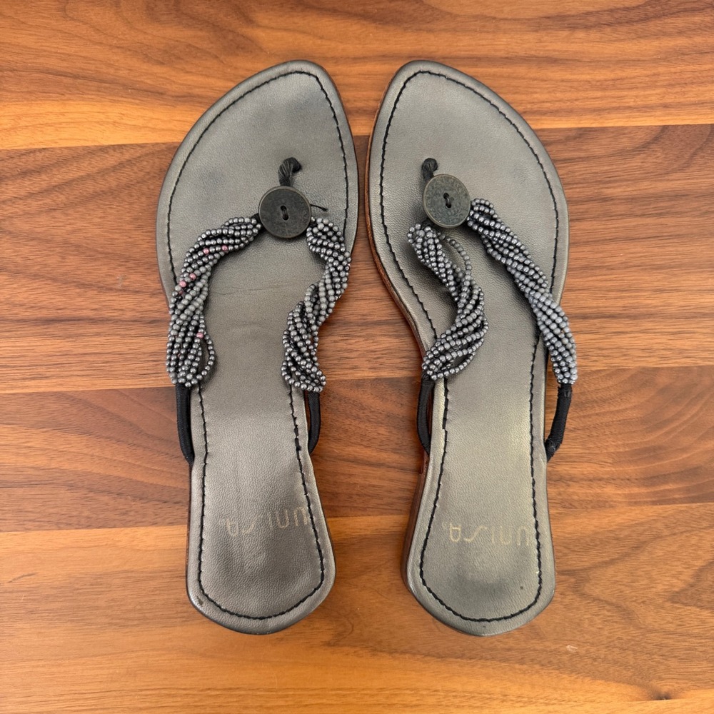 Unisa Women Metallic Pewter Beaded Thong Sandals Leather Sole Size 40